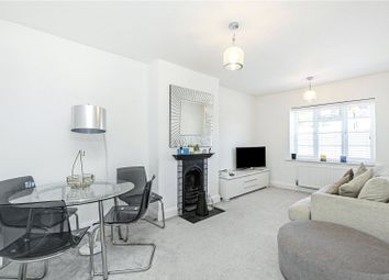 Thumbnail 2 bedroom flat to rent in De Beauvoir Court, Northchurch Road