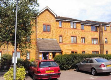 Thumbnail Flat to rent in Draycott Close, Cricklewood, London