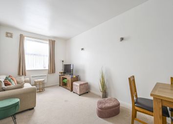 Thumbnail 1 bedroom flat to rent in Thames Circle, Isle Of Dogs, London