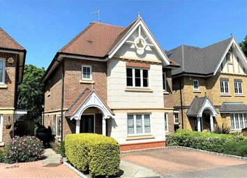 2 Bedrooms Maisonette for sale in Meadows Drive, Camberley, Surrey GU15