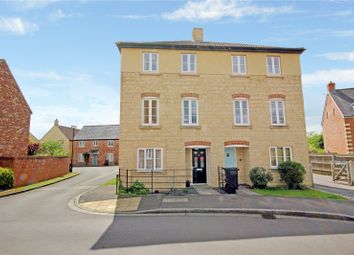 4 Bedrooms Semi-detached house for sale in Phoebe Way, Oakhurst, Swindon, Wiltshire SN25