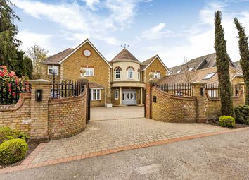 Thumbnail Detached house for sale in East Ridgeway, Cuffley, Hertfordshire