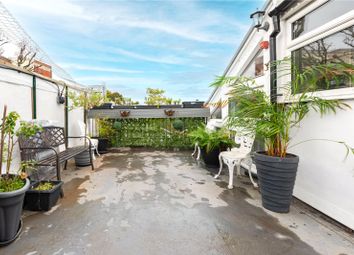 Thumbnail 3 bed flat to rent in Windsor Road, Islington, London