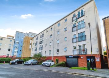 Thumbnail 2 bed flat for sale in White Star Place, Southampton