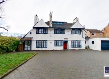 Thumbnail Detached house for sale in Darkes Lane, Potters Bar