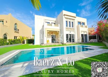 Thumbnail 4 bed villa for sale in The Views - Dubai - United Arab Emirates
