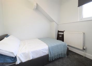 Thumbnail Room to rent in Glebe Avenue, Kirkstall, Leeds