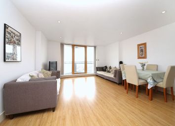 2 Bedrooms Flat for sale in Orion Point, Isle Of Dogs E14