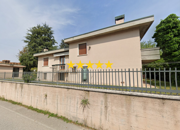 Thumbnail 6 bed apartment for sale in Via Don Carlo Forante, 37050 Villa Fontana Vr, Italy