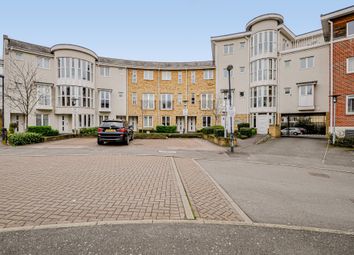 Thumbnail 2 bed flat for sale in Kingsquarter, Maidenhead