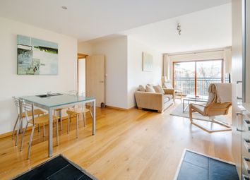 Thumbnail 2 bed flat to rent in Graham Street, London