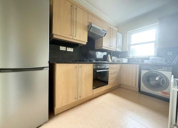 Thumbnail Flat to rent in Oriel Road, London