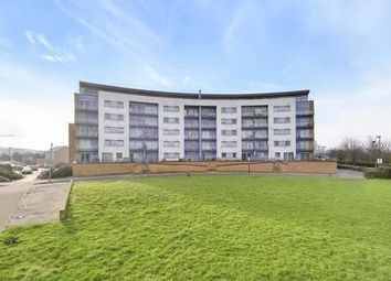 2 Bedrooms Flat to rent in Tideslea Path, London SE28