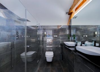 Dual En-Suite Shower Room