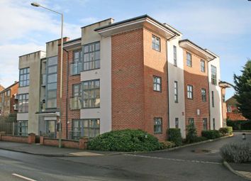 Thumbnail 2 bed flat to rent in High Street, Addlestone