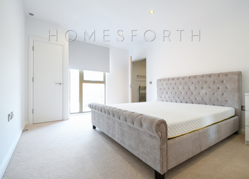 Thumbnail 2 bed flat to rent in Crondall Street, Hoxton