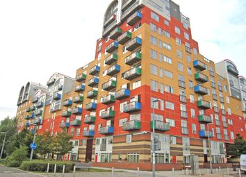 3 Bedrooms Flat to rent in Maurer Court, Greenwich SE10