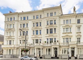 Thumbnail Flat for sale in Warwick Square, London