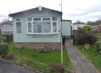 Thumbnail 2 bed mobile/park home for sale in The Pippins, Orchards Residential Park, Langley, Slough, Berkshire