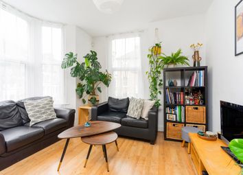 Thumbnail Flat to rent in Cardwell Road, London