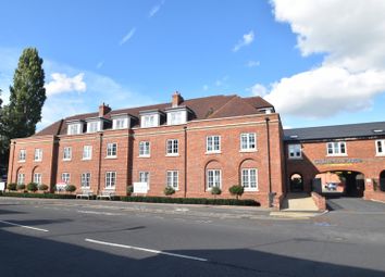 Thumbnail Flat to rent in The Broadway, Amersham