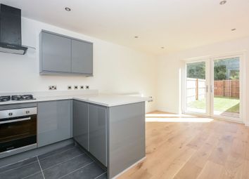 Thumbnail Town house to rent in Staveley Road, Chesterfield