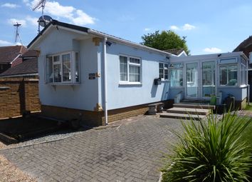 Thumbnail 1 bed mobile/park home for sale in Manygate Park, Mitre Close, Shepperton, Surrey
