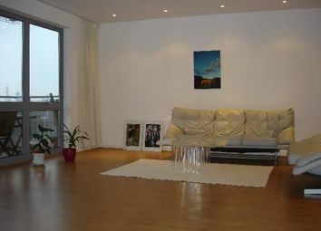 2 Bedrooms Flat to rent in Wick Lane, London E3