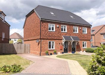3 Bedrooms Semi-detached house for sale in Curlew Grove, Blackwater, Surrey GU17