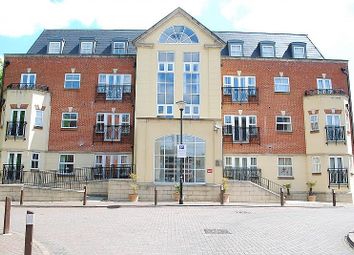 Thumbnail Flat to rent in Elmers Court, Post Office Lane, Beaconsfield, Buckinghamshire