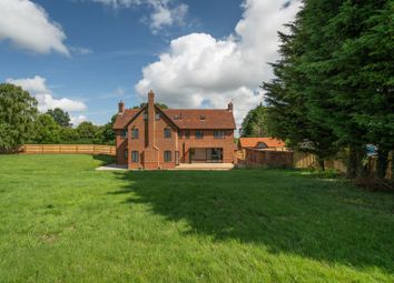 Thumbnail 7 bed link-detached house for sale in Fullers Hill, Hyde Heath