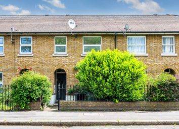 Thumbnail 3 bedroom flat to rent in Foxley Road, Kennington, London
