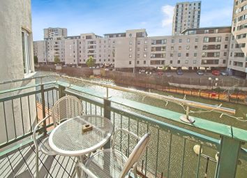 Adventurers Quay - 2 bed flat for sale