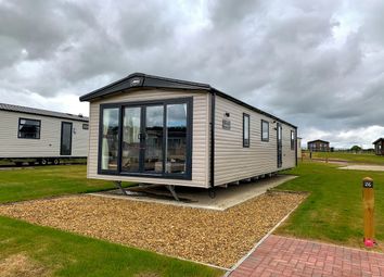 Thumbnail 2 bed mobile/park home for sale in Mill Road, Burgh Castle, Great Yarmouth