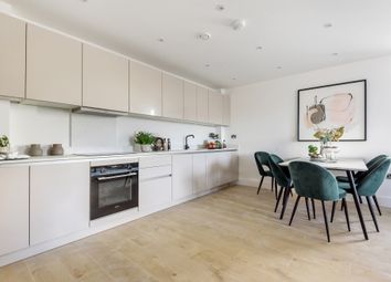 Thumbnail 2 bedroom flat for sale in Hamlet Gate, High Road, East Finchley, London