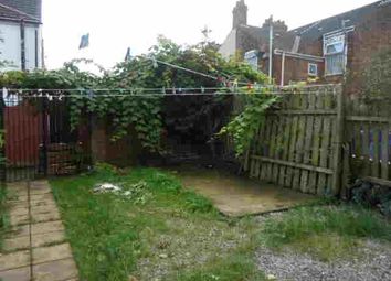 Thumbnail 1 bed flat to rent in Hessle Road, Hull