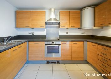 2 Bedrooms Flat to rent in The Lock, Stratford E15