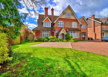 Thumbnail Town house for sale in Easthampstead Road, Wokingham