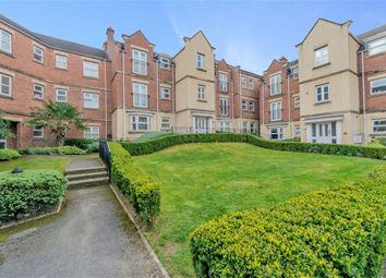 2 Bedrooms Flat for sale in Whitehall Green, Wortley, Leeds, West Yorkshire LS12