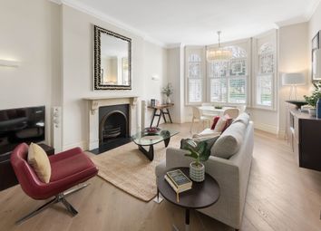 Thumbnail Flat to rent in Earl's Court Square, London