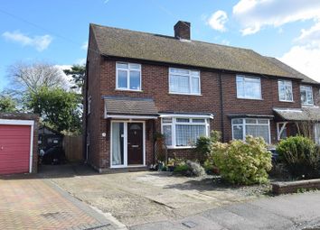 3 Bedrooms Semi-detached house for sale in Tunmers End, Chalfont St. Peter, Gerrards Cross SL9