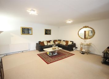 Thumbnail 2 bed flat to rent in Stonegrove, Edgware