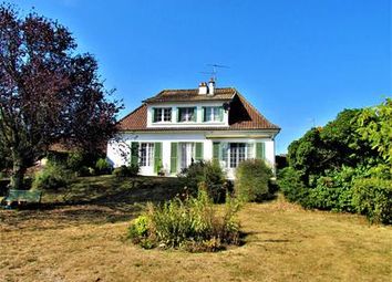 Thumbnail 4 bed property for sale in Lisle-Jourdain, Vienne, France