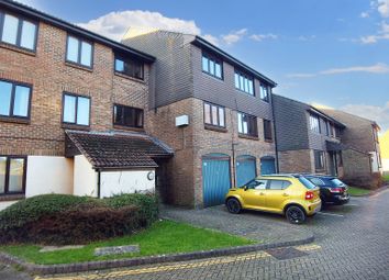 Thumbnail Flat for sale in Connaught Gardens, Crawley