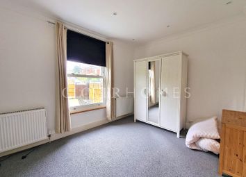 Thumbnail Room to rent in Stapleton Hall Road, London