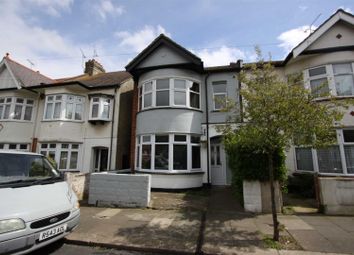 Thumbnail Flat to rent in Southview Drive, Westcliff-On-Sea