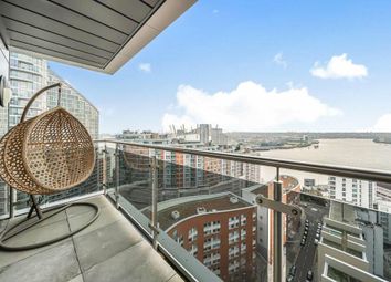 Thumbnail Flat to rent in Streamlight Tower, Canary Wharf