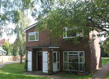 Thumbnail Flat to rent in Jonathan Court, The Crescent, Maidenhead
