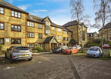 Thumbnail Flat for sale in College Close, Grays