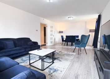 Thumbnail Flat for sale in Windsor Way, London